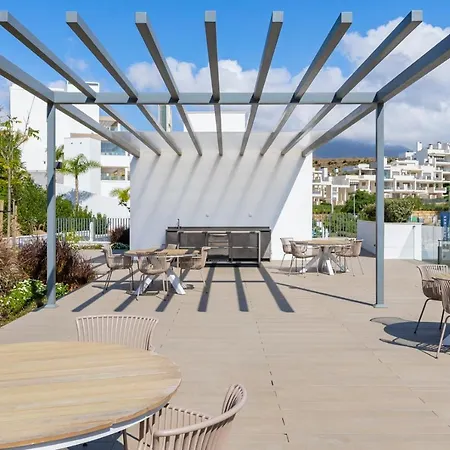 Cosy And Centrally Located In Apartment *