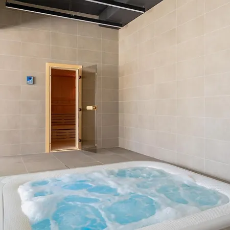 Cosy And Centrally Located In Apartment