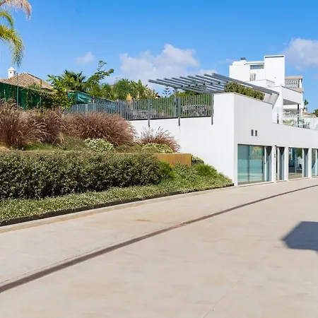 Cosy And Centrally Located In Estepona