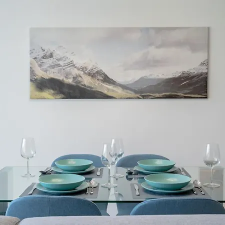 Cosy And Centrally Located In Apartment
