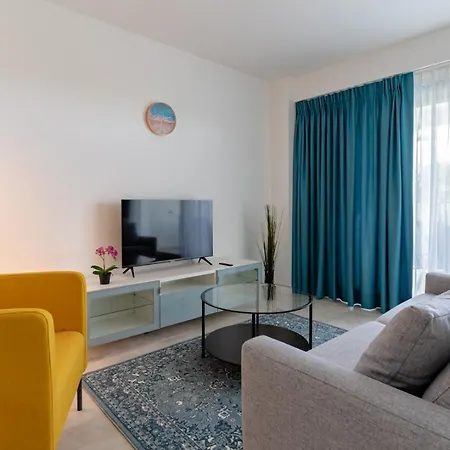 Cosy And Centrally Located In Apartment Estepona